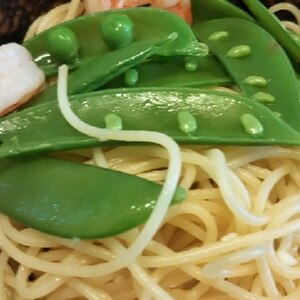 エビとスナップえんどうのスパゲッティ